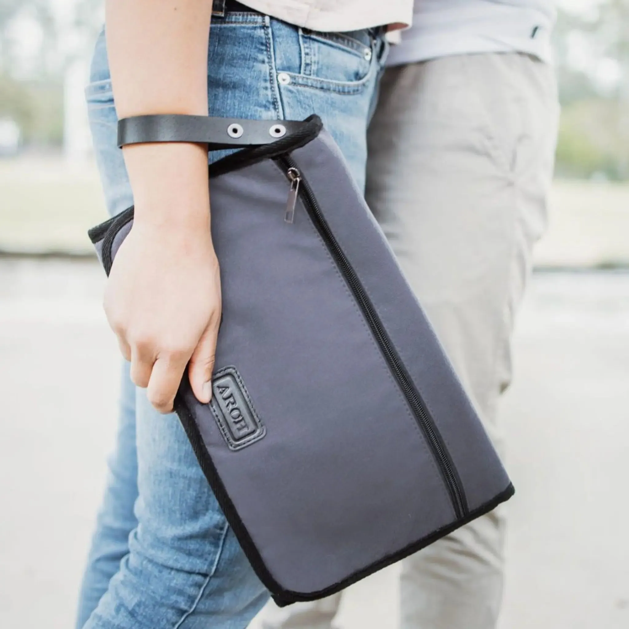 ARCH Nappy Clutch - Grey / tan