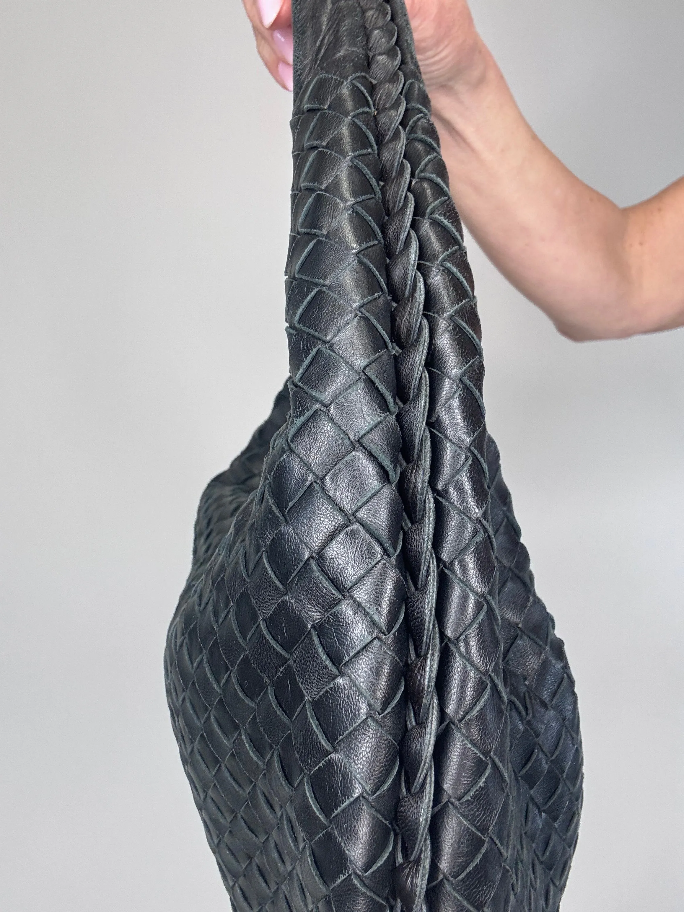 Bottega Veneta Intrecciato Vintage Hobo Bag