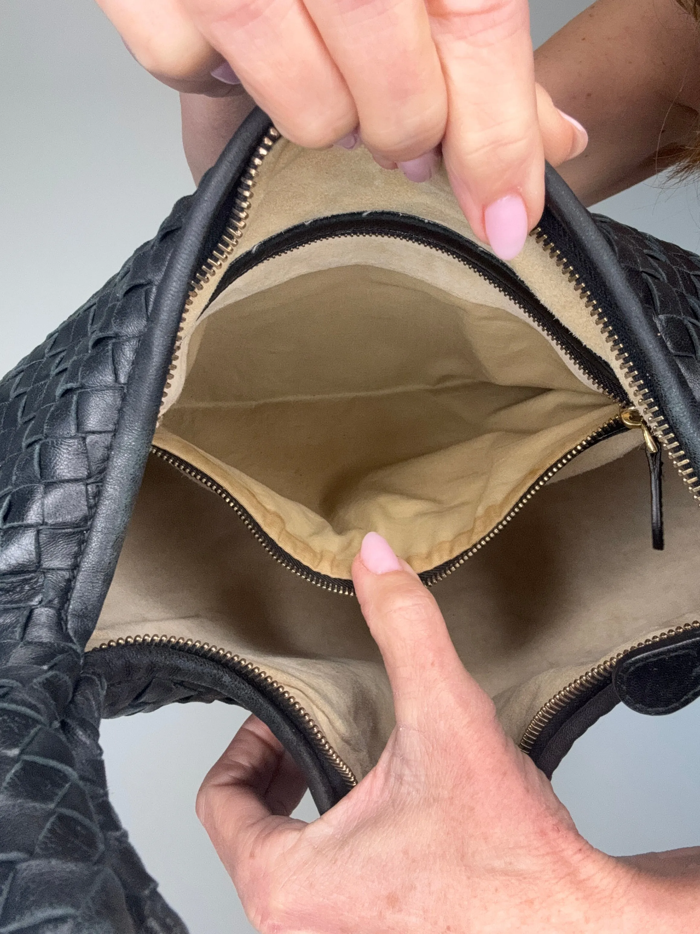 Bottega Veneta Intrecciato Vintage Hobo Bag