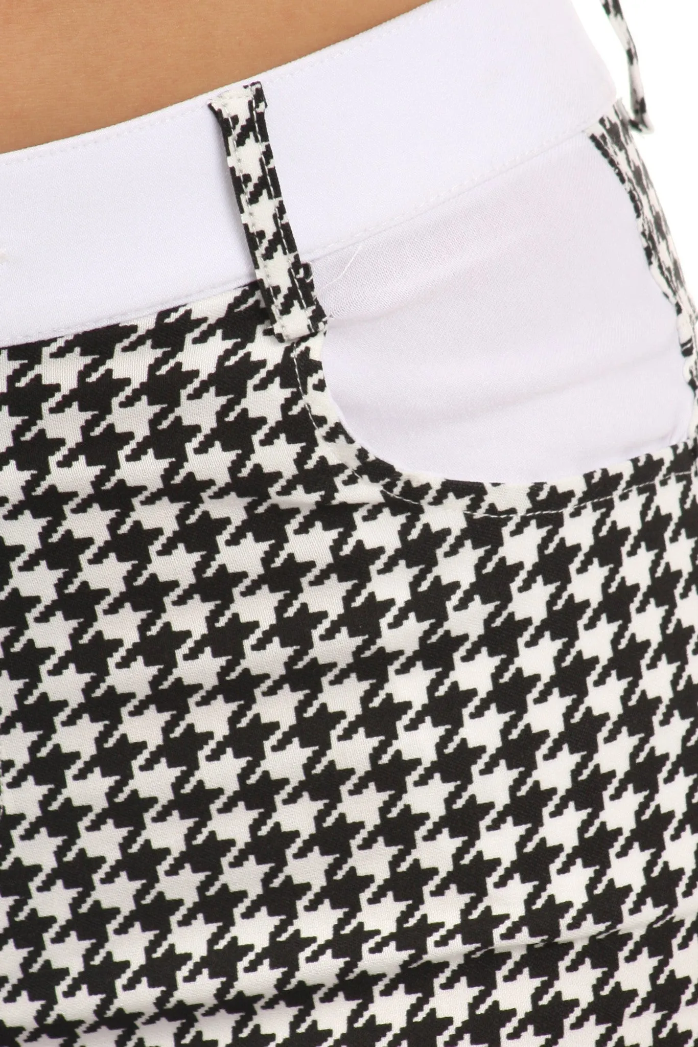 Chic Houndstooth Short