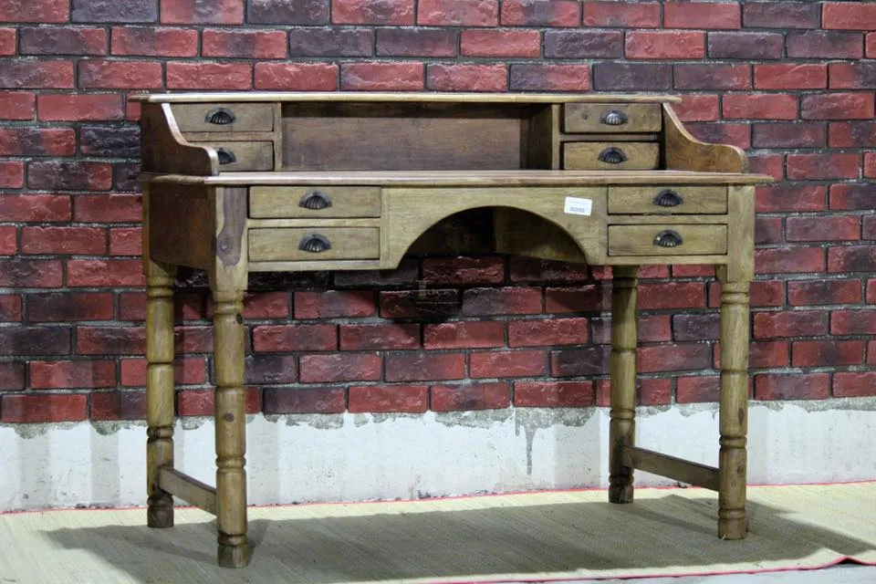 Classic 8 draw Desk