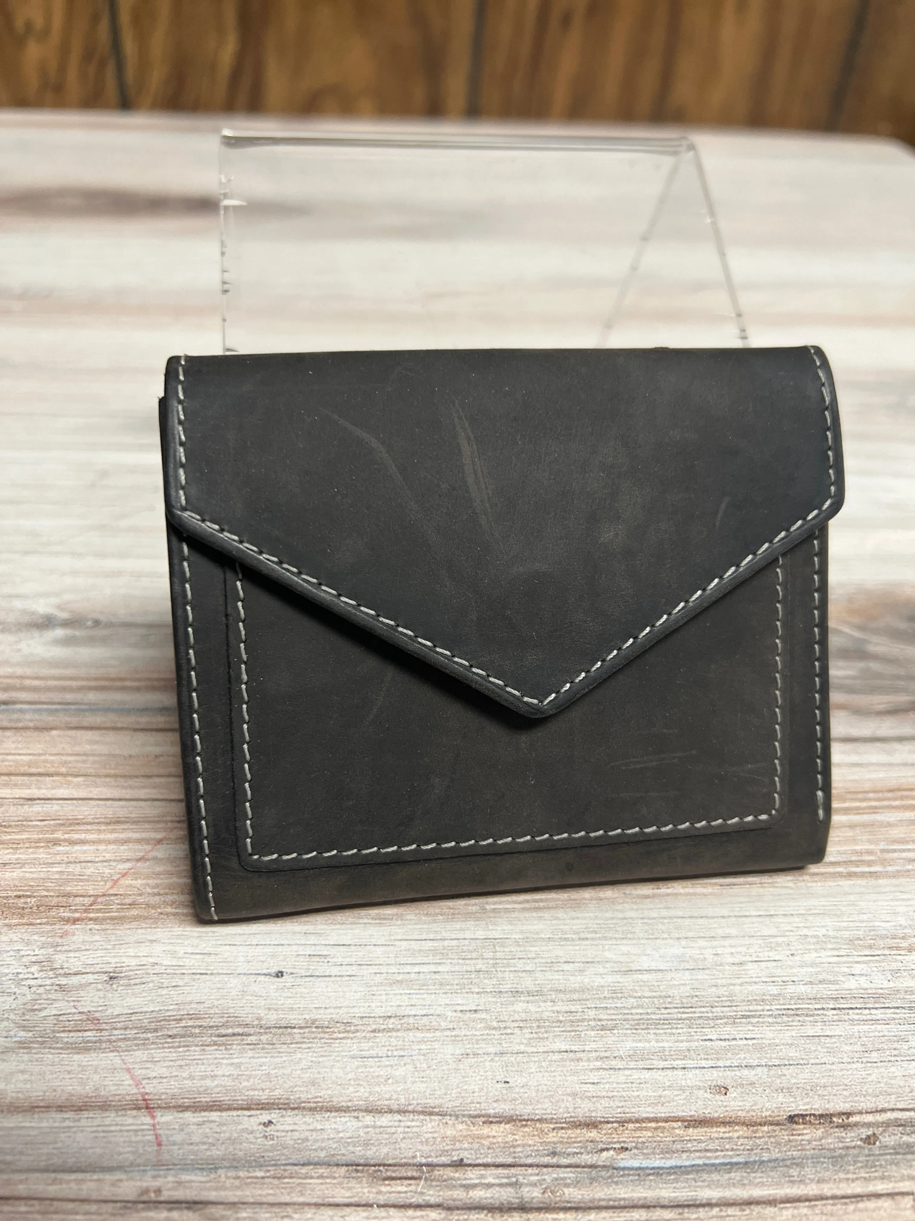 Classic Look Snap Closure Trifold 51329