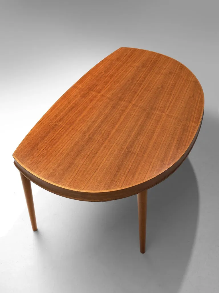 Danish Round Shaped Coffee Table in Teak