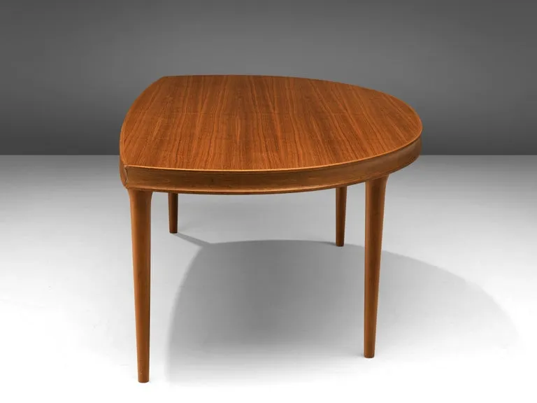 Danish Round Shaped Coffee Table in Teak