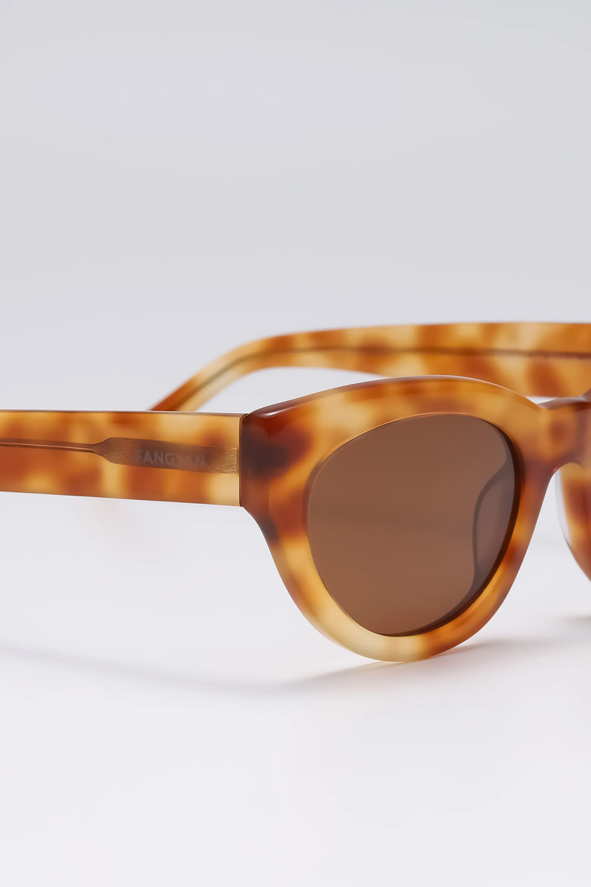 Fangyan | Cat-Eye Tortoiseshell Yellow Sunglasses
