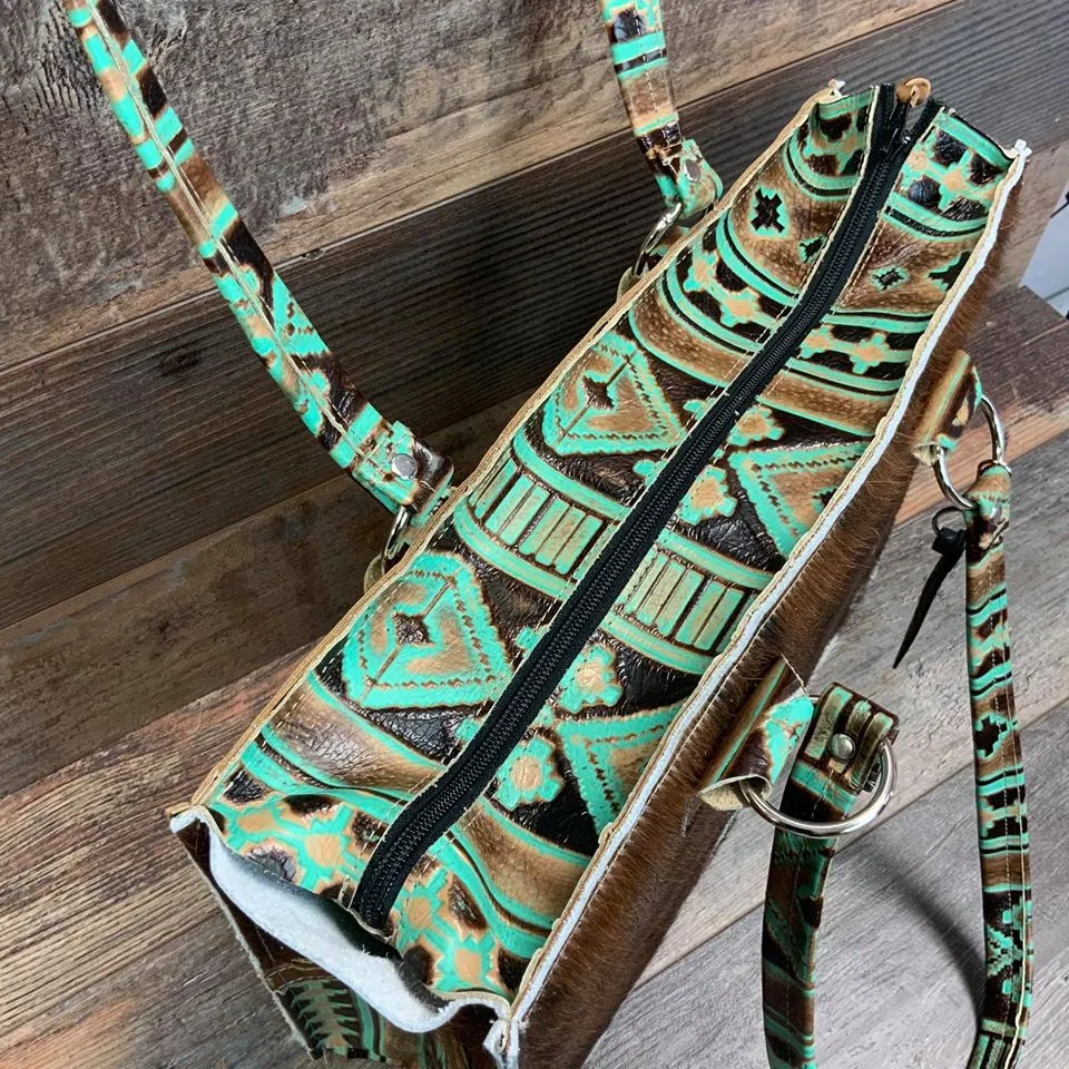 Get Outta Town Tote - #18085