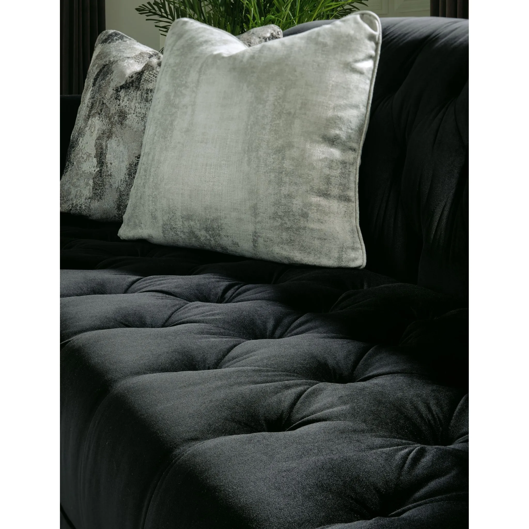 Harriotte Loveseat
