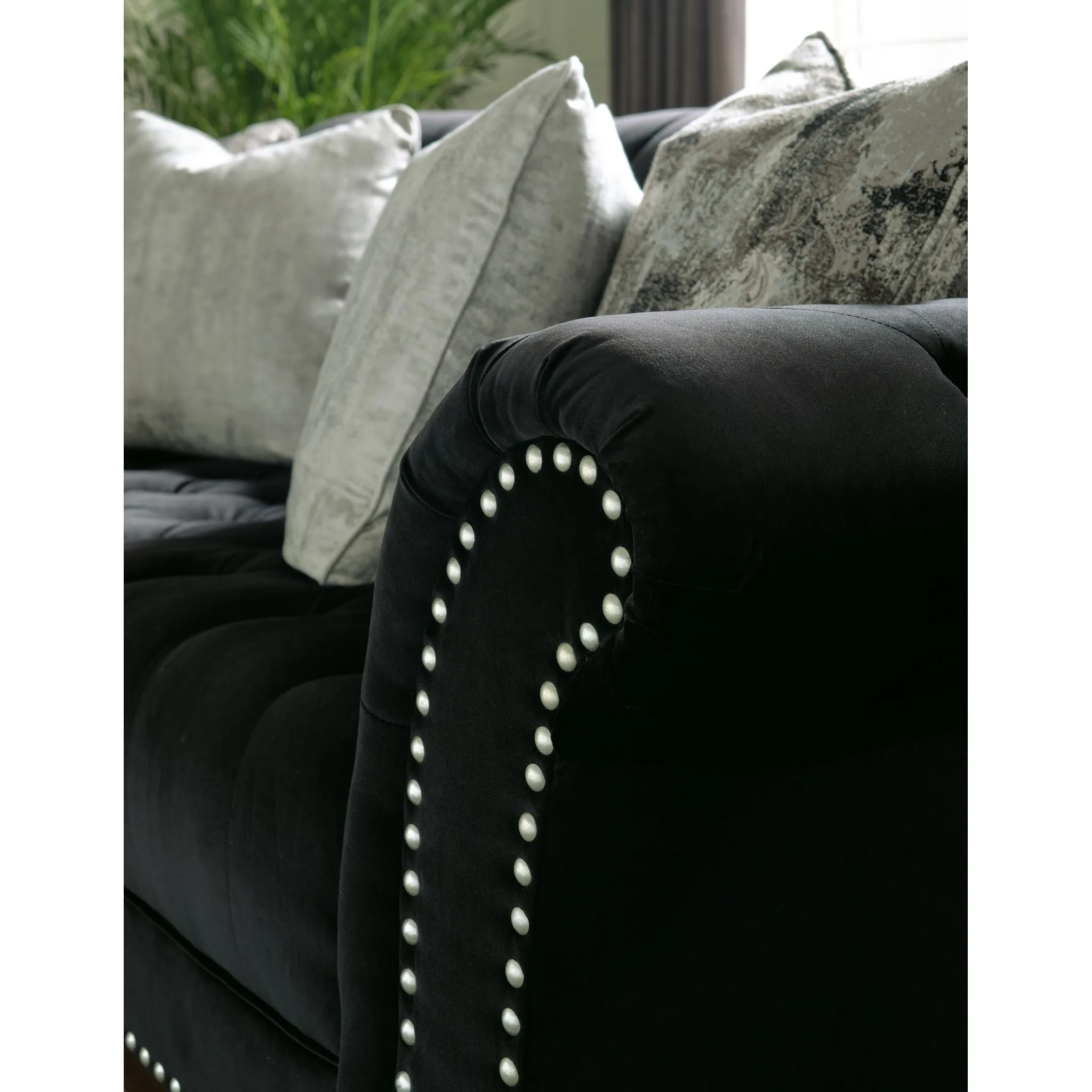 Harriotte Loveseat