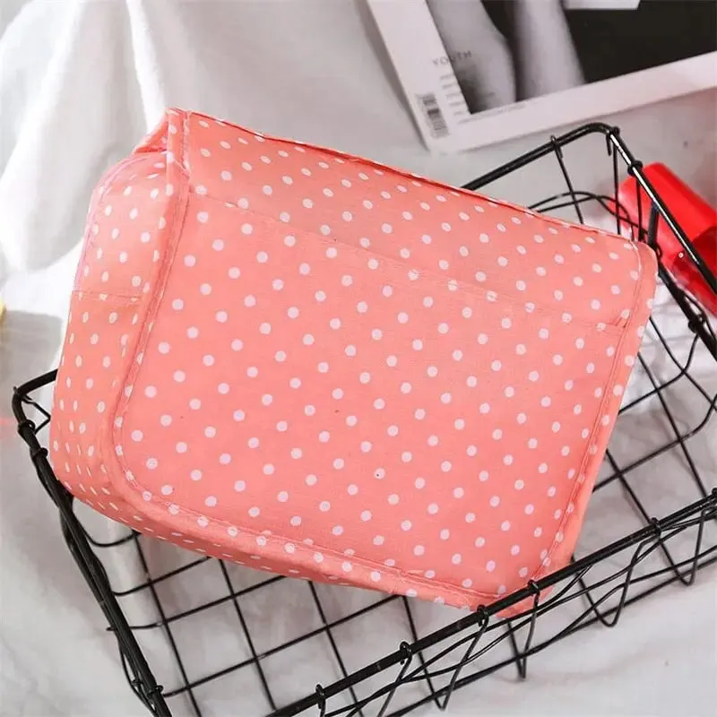 High Capacity Makeup Bag Travel Cosmetic Bag (Waterproof)