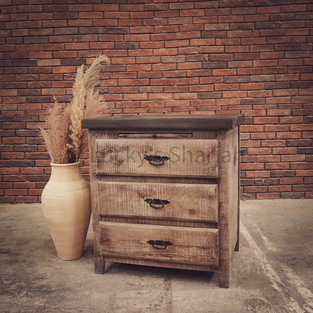 Industrial Classic Drawchest with pull out tray