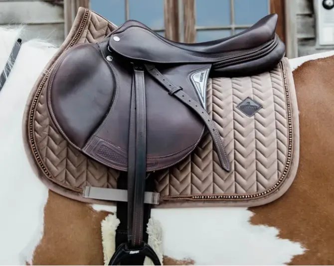 Kentucky Saddle Pad Velvet With Pearls Soft Beige