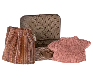 Knitted Blouse & Skirt in Suitcase Grandma Mouse | Maileg
