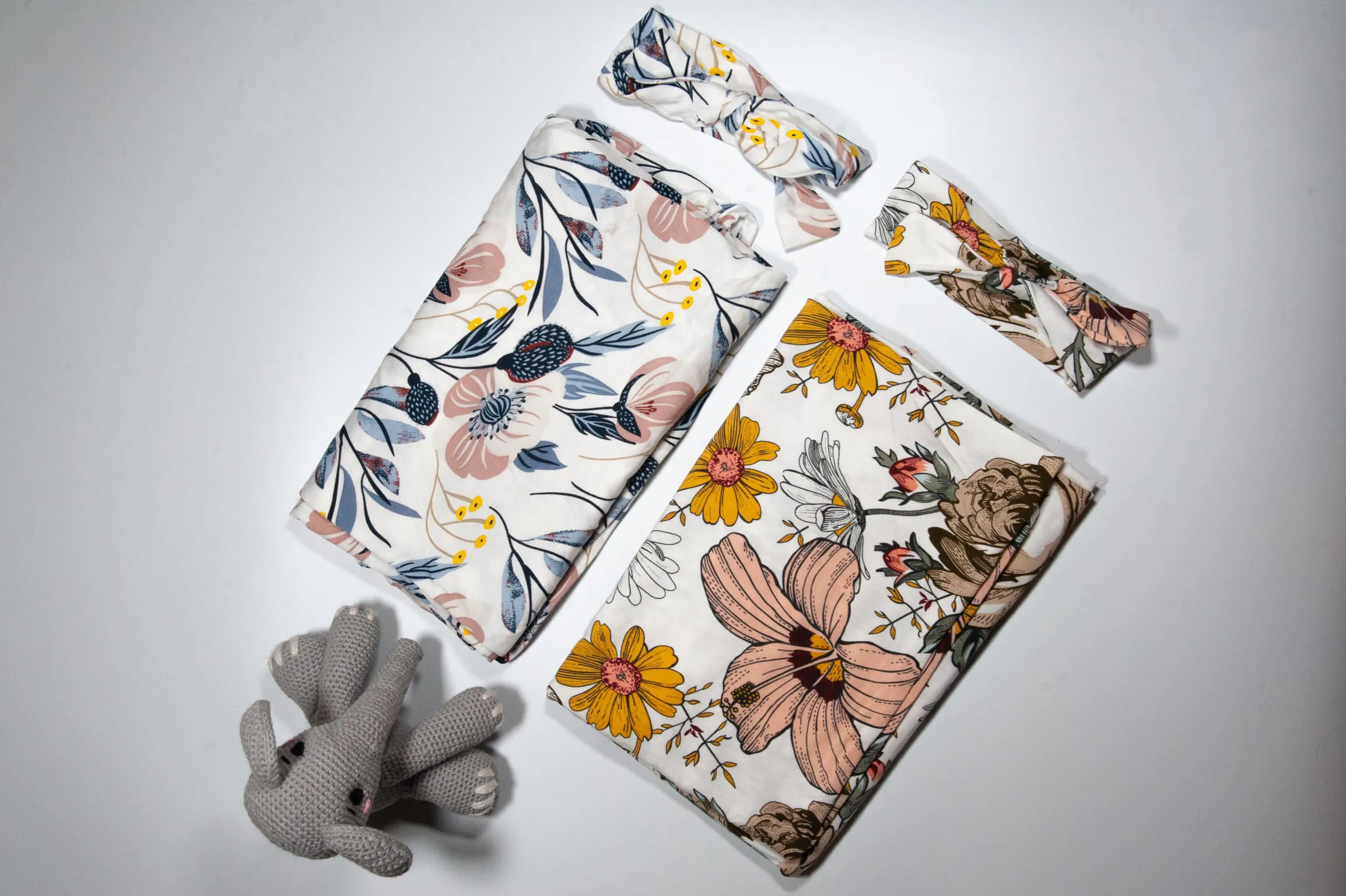 Knotted Gown Gift Bundle w/ Headband & Blanket - (0-3mo)