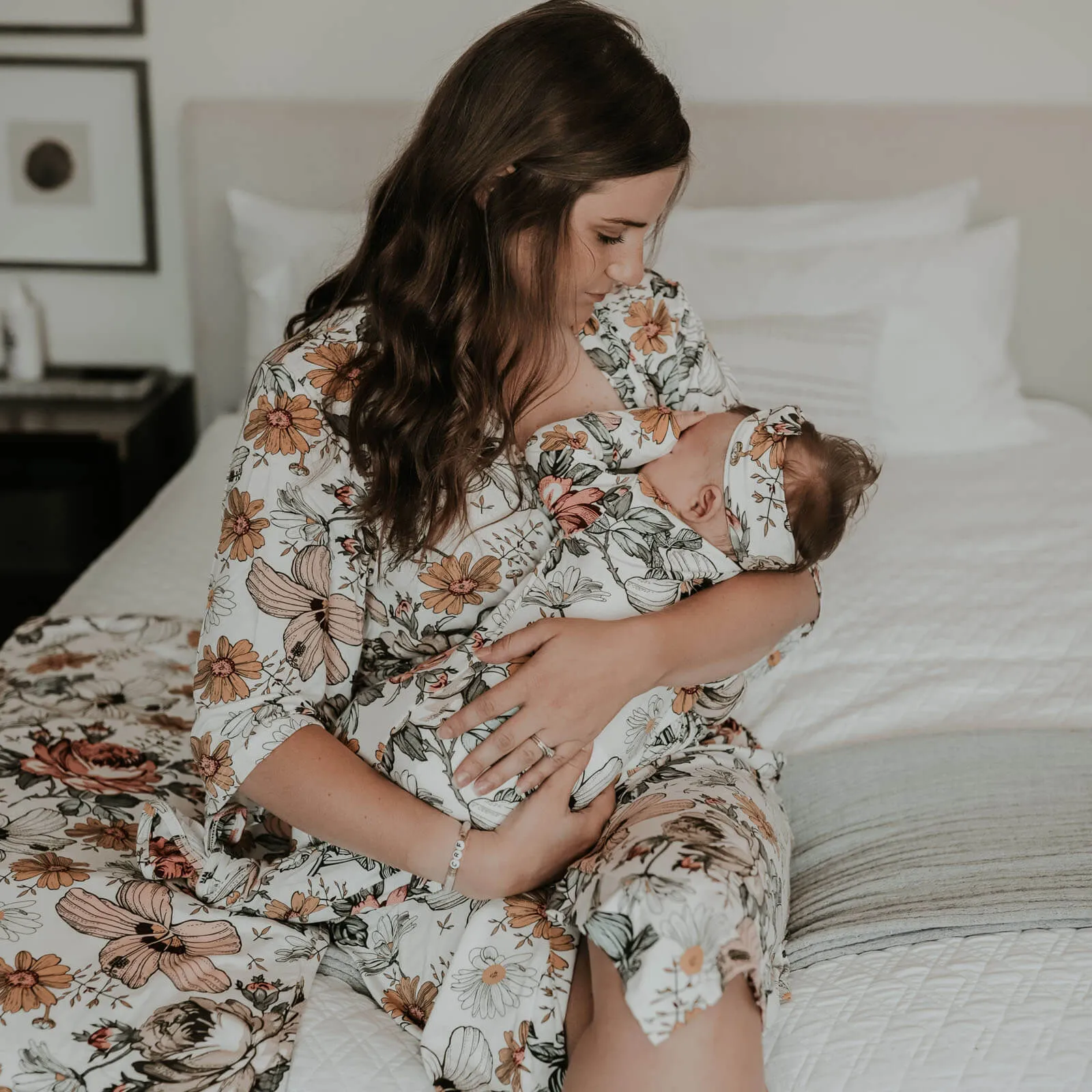 Knotted Gown Gift Bundle w/ Headband & Blanket - (0-3mo)