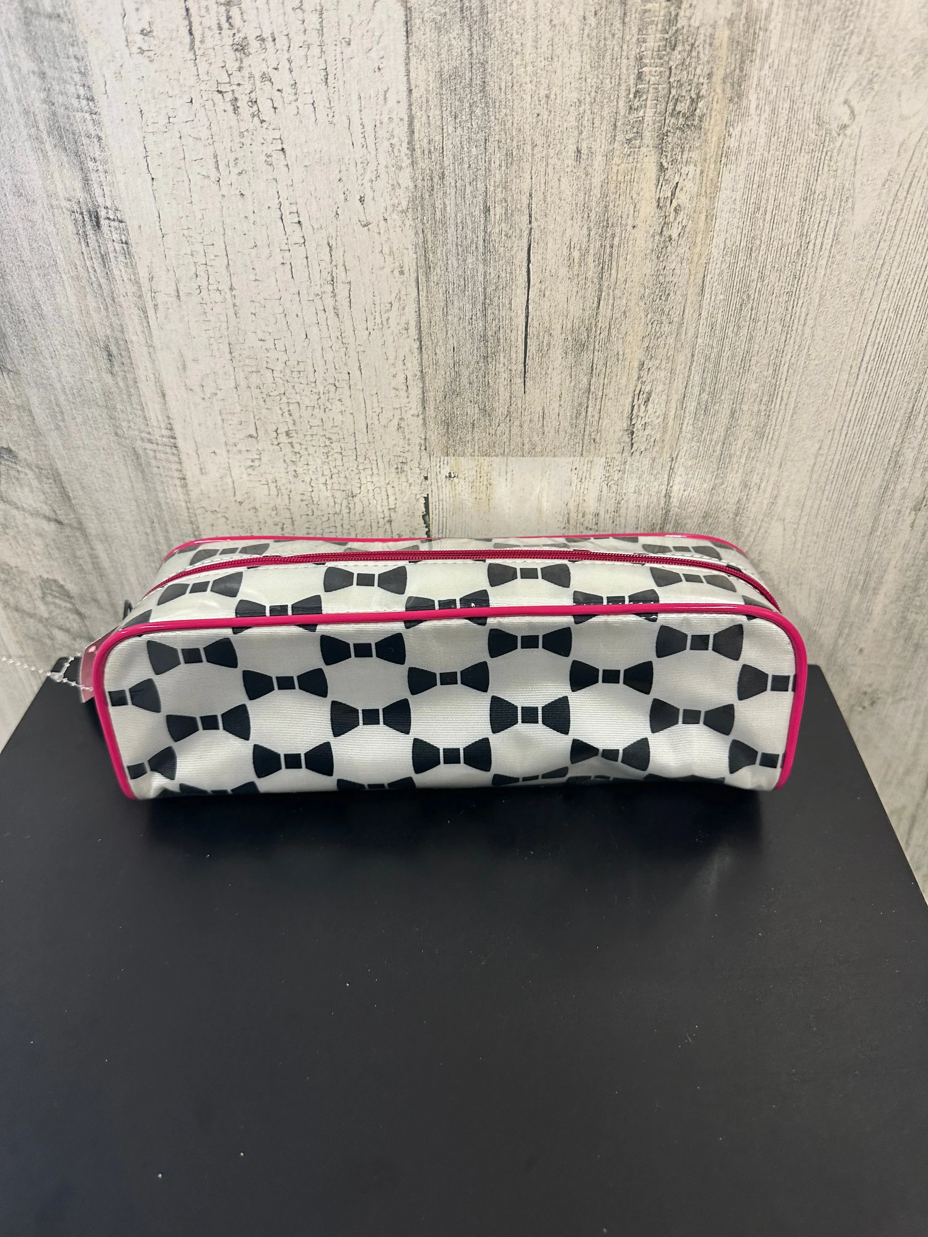 Makeup Bag Designer By Kate Spade  Size: Medium