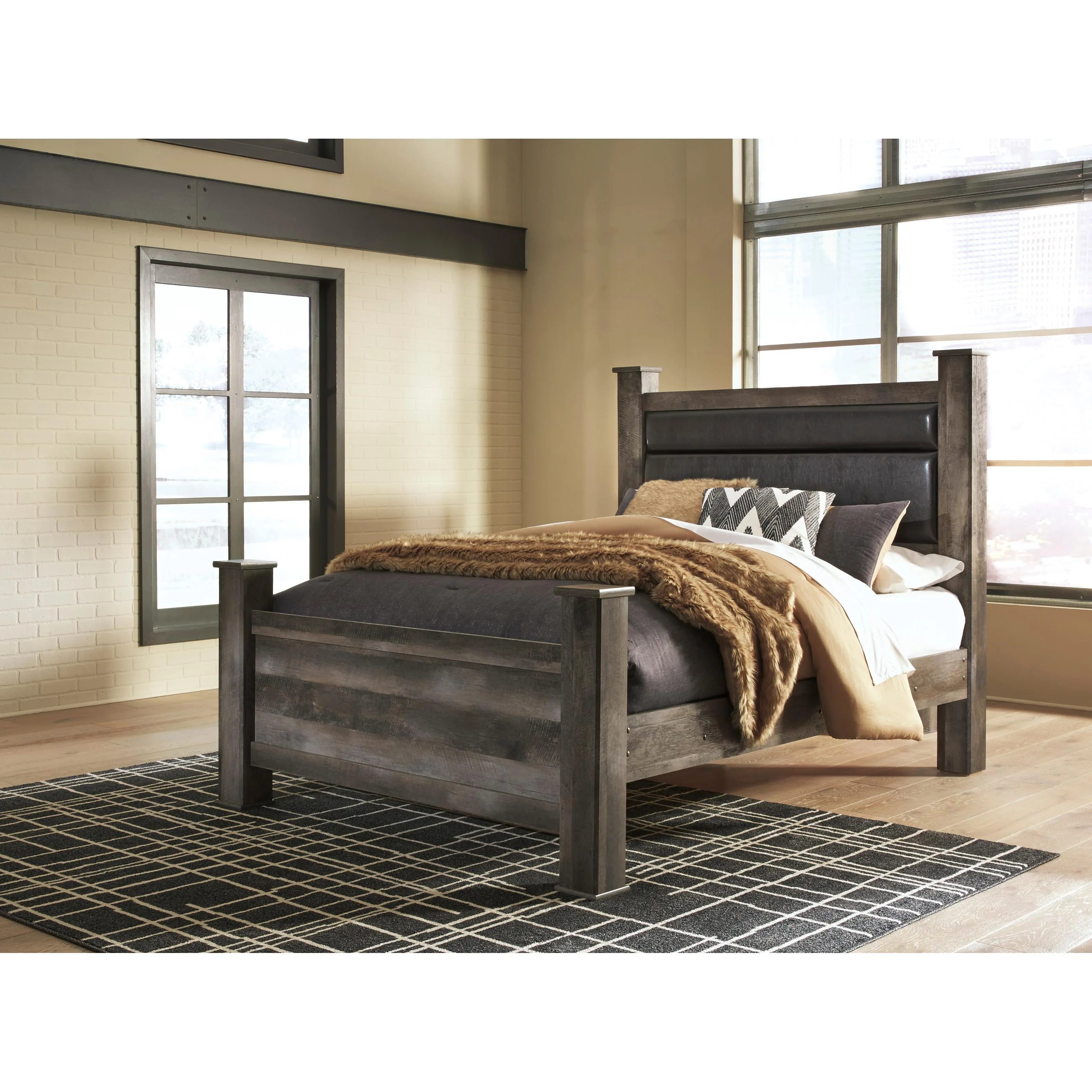 Signature Design by Ashley Wynnlow Queen Upholstered Poster Bed B440-67N/B440-64/B440-62/B440-98