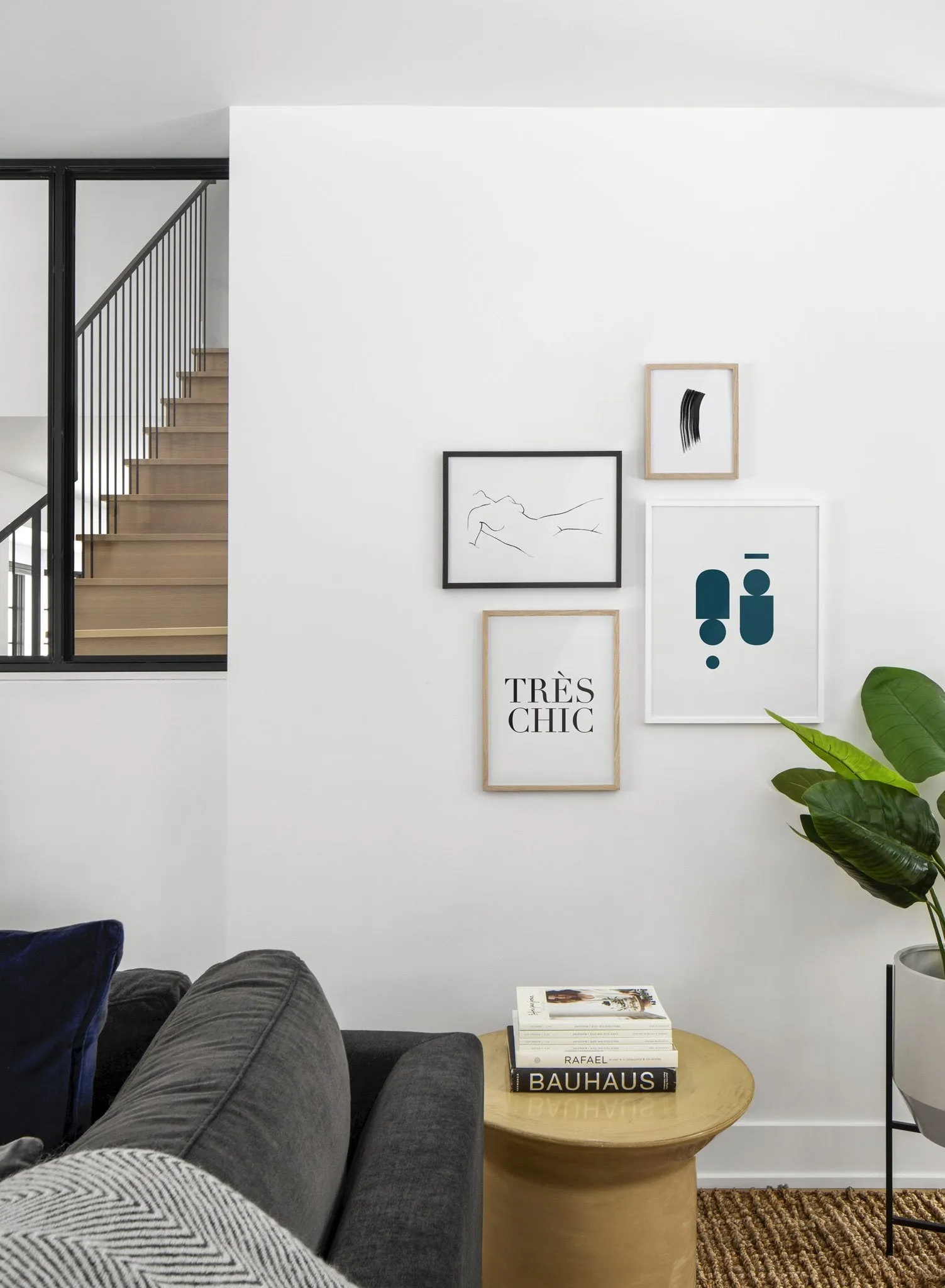 Très Chic, Poster