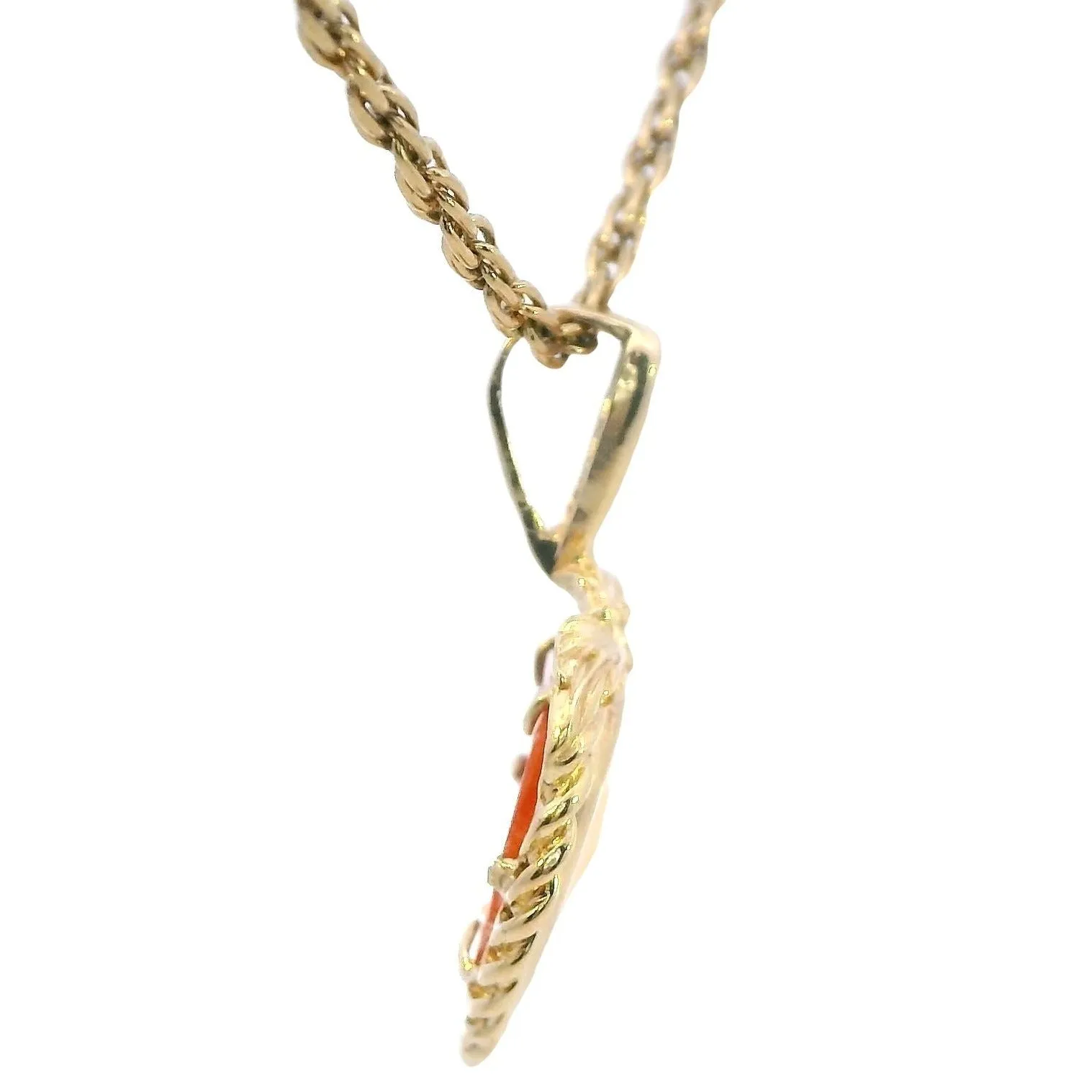 Vintage 9ct Yellow Gold Heart-Shaped Cameo Pendant - Elegant Lady Motif