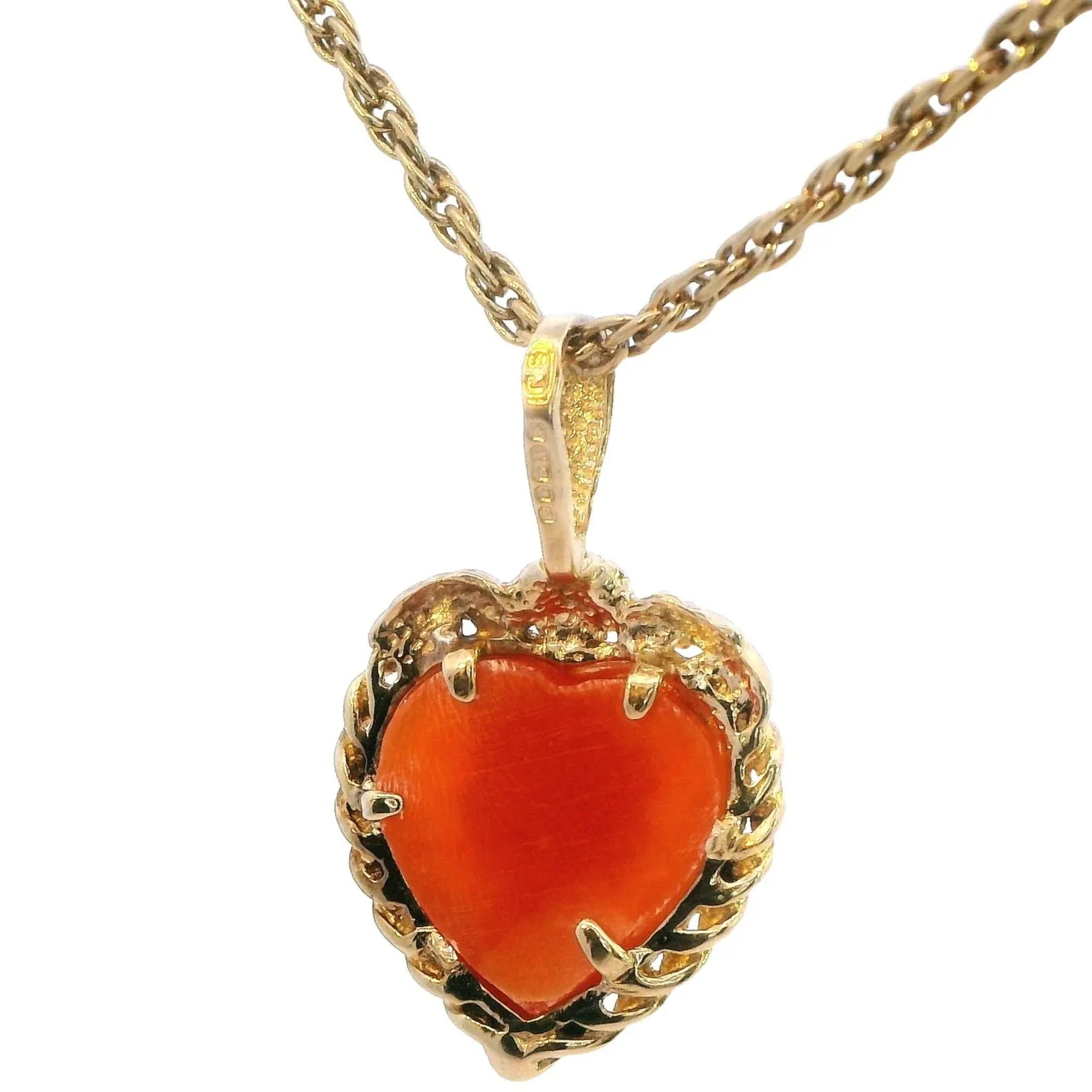 Vintage 9ct Yellow Gold Heart-Shaped Cameo Pendant - Elegant Lady Motif