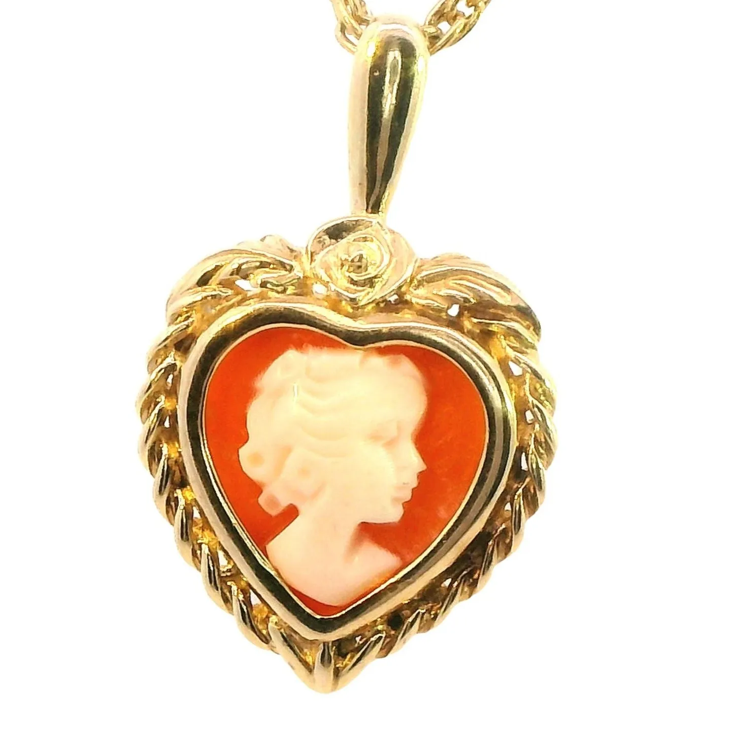 Vintage 9ct Yellow Gold Heart-Shaped Cameo Pendant - Elegant Lady Motif